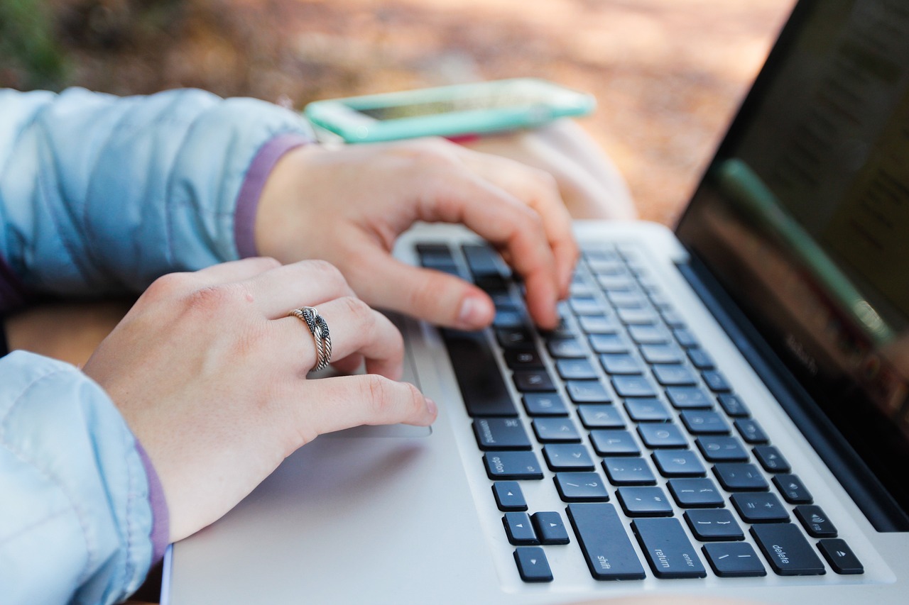 How to Leverage Online Courses for Skill Development and Productivity
